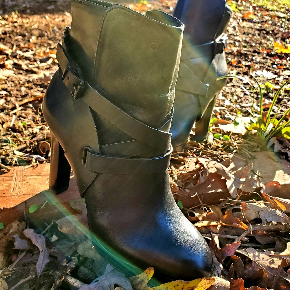 Vero Cuoio Leather Booties